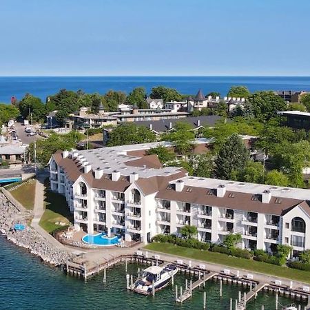 359 Edgewater Inn Charlevoix Dış mekan fotoğraf