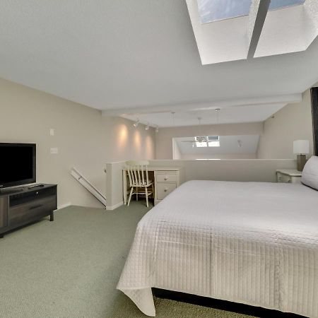 359 Edgewater Inn Charlevoix Dış mekan fotoğraf