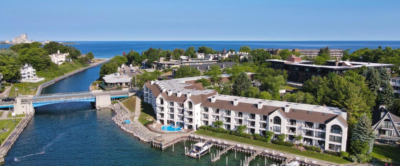 359 Edgewater Inn Charlevoix Dış mekan fotoğraf